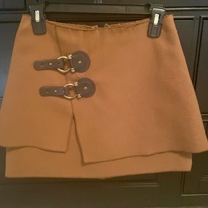 Stylish and cool brown Fall/Winter skirt with buckle detail from Anthropologie.